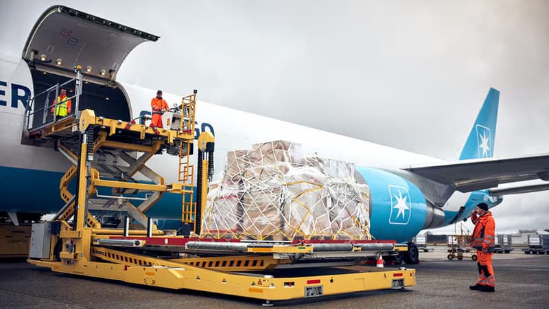 Expedited direct air freight solutions for urgent and time-sensitive cargo to major destinations worldwide.
